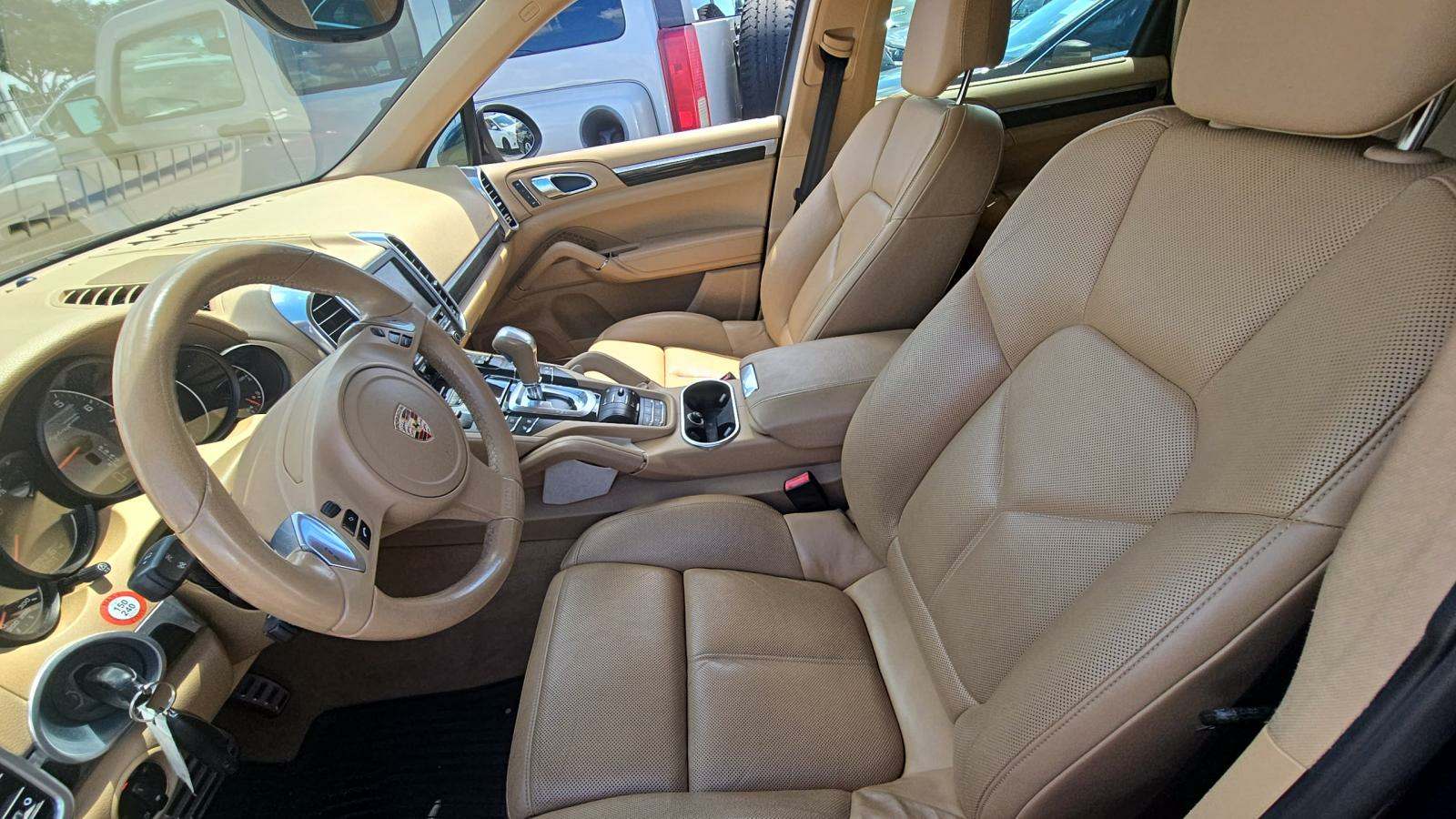 PORSCHE CAYENNE - 6