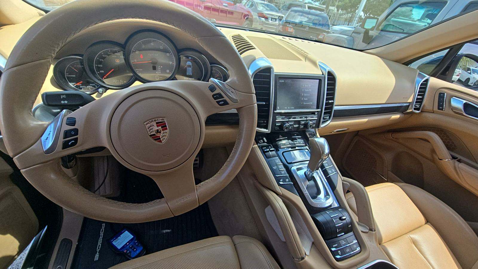 PORSCHE CAYENNE - 10
