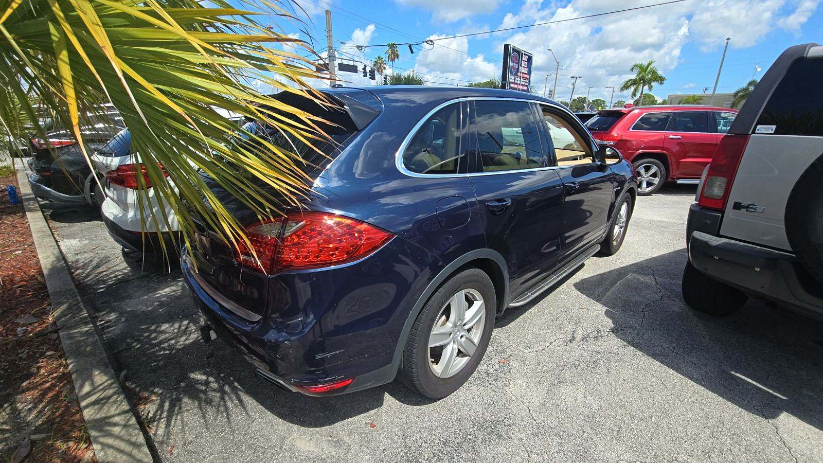 PORSCHE CAYENNE - 3