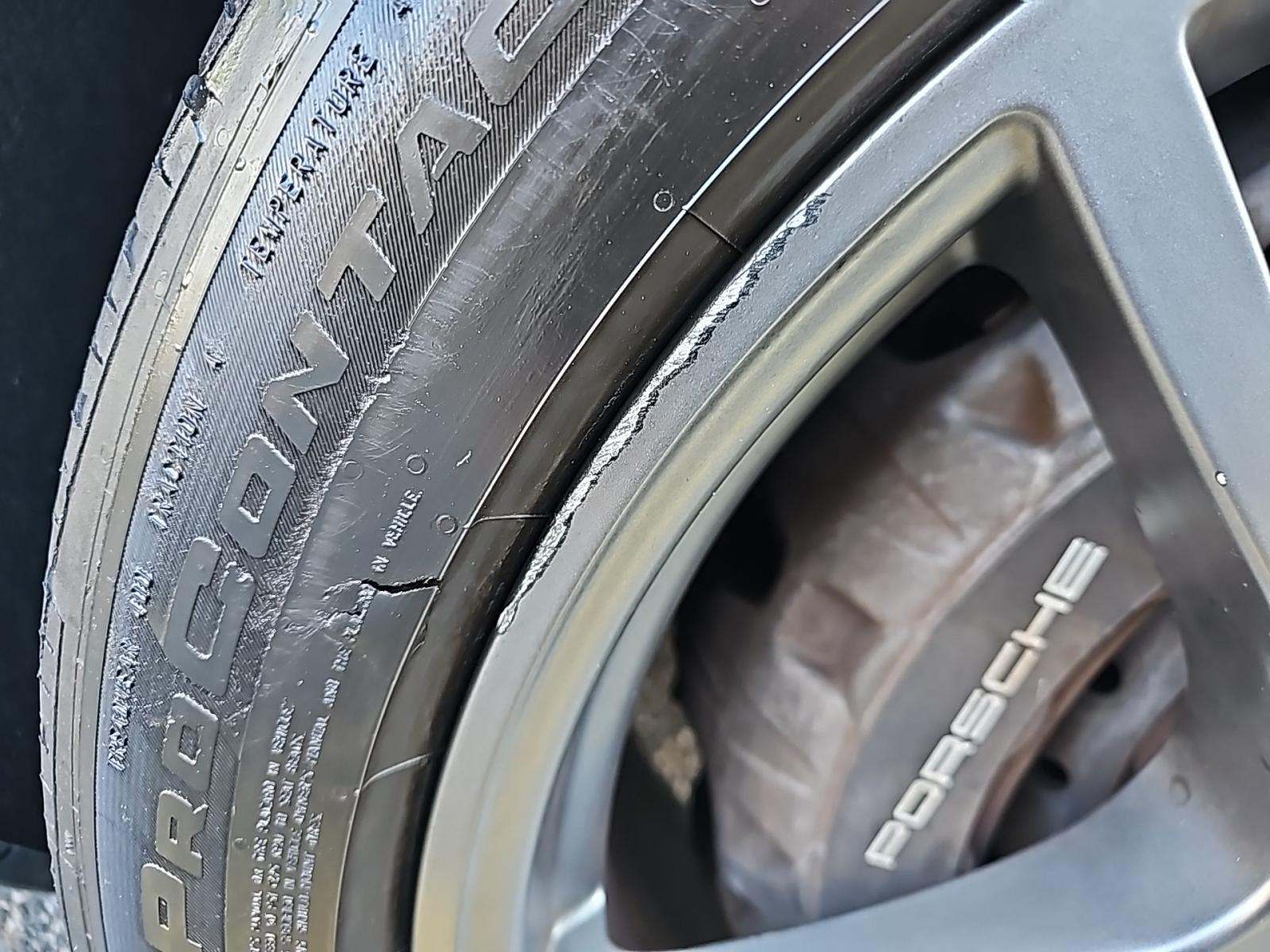 2023 Porsche Cayenne Platinum Edition AWD