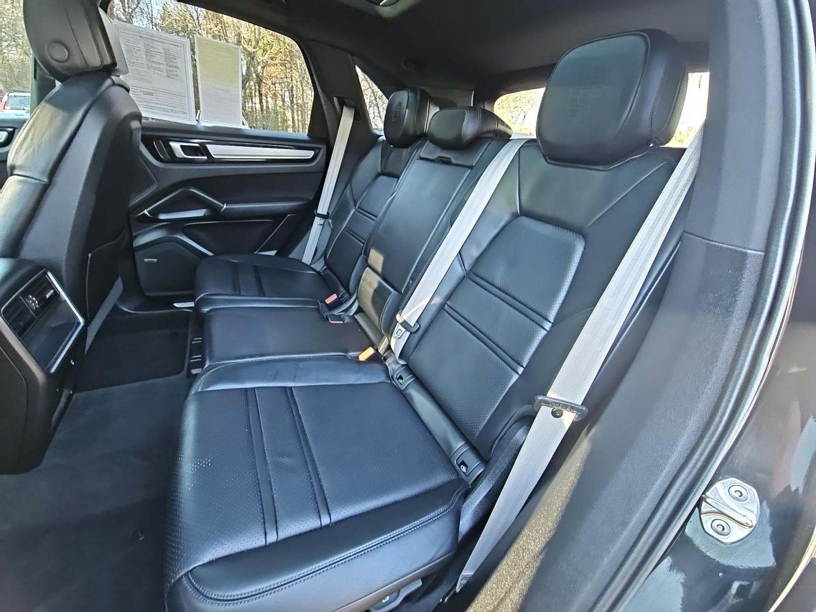 2023 Porsche Cayenne Platinum Edition AWD