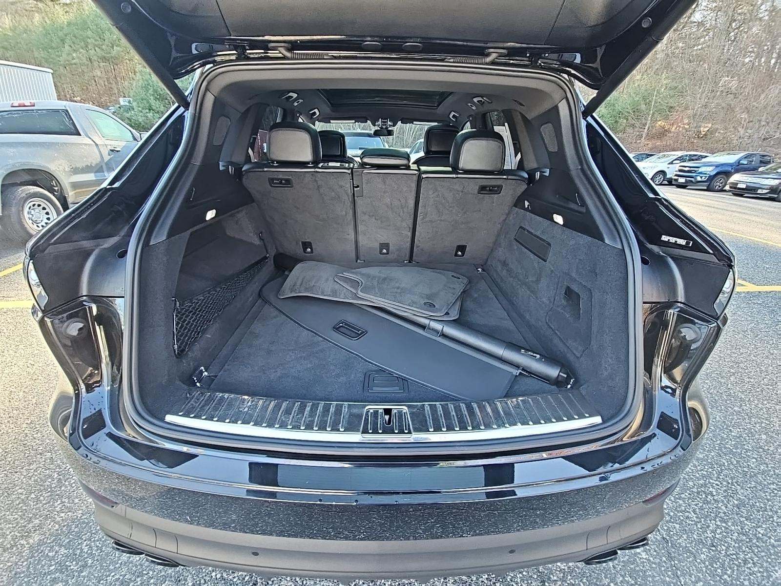 2023 Porsche Cayenne Platinum Edition AWD