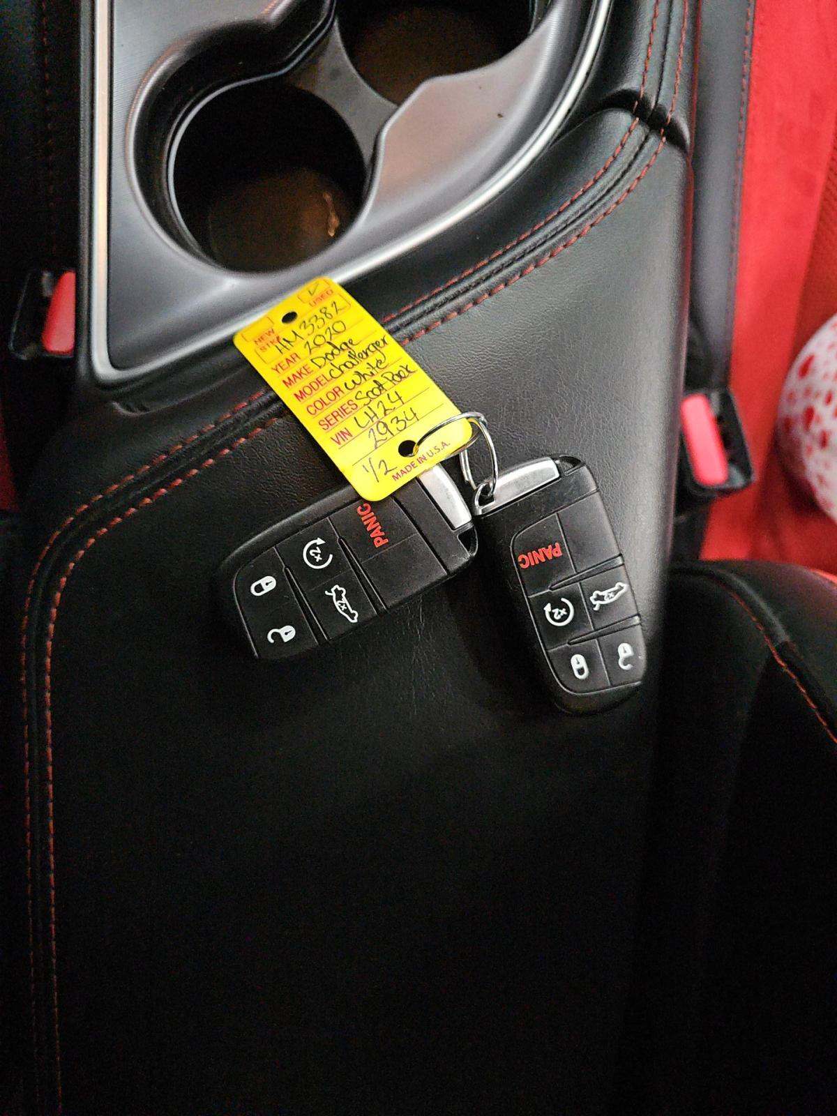 DODGE CHALLENGER - 8