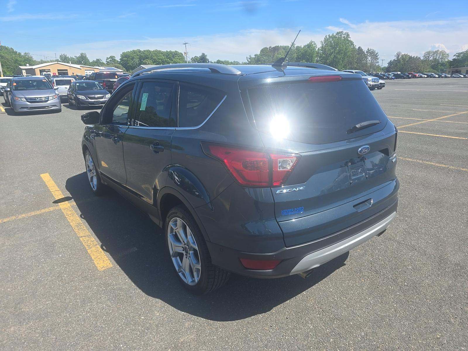 FORD ESCAPE - 2