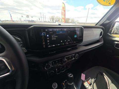 JEEP 4XE SAHARA - 10