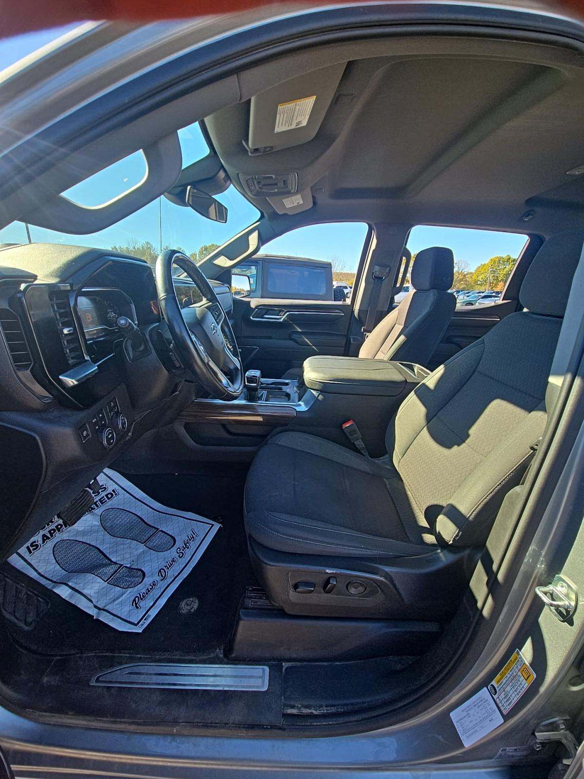 2023 Chevrolet Silverado 1500 RST AWD