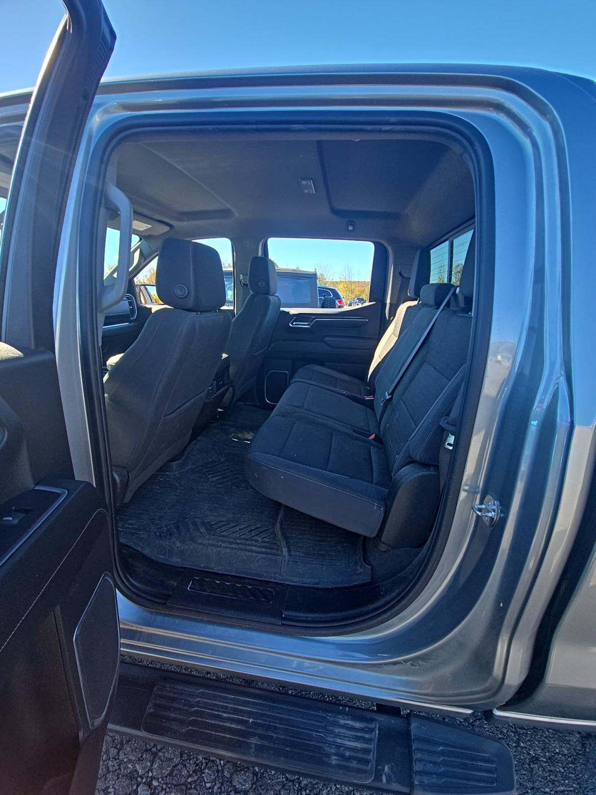 2023 Chevrolet Silverado 1500 RST AWD