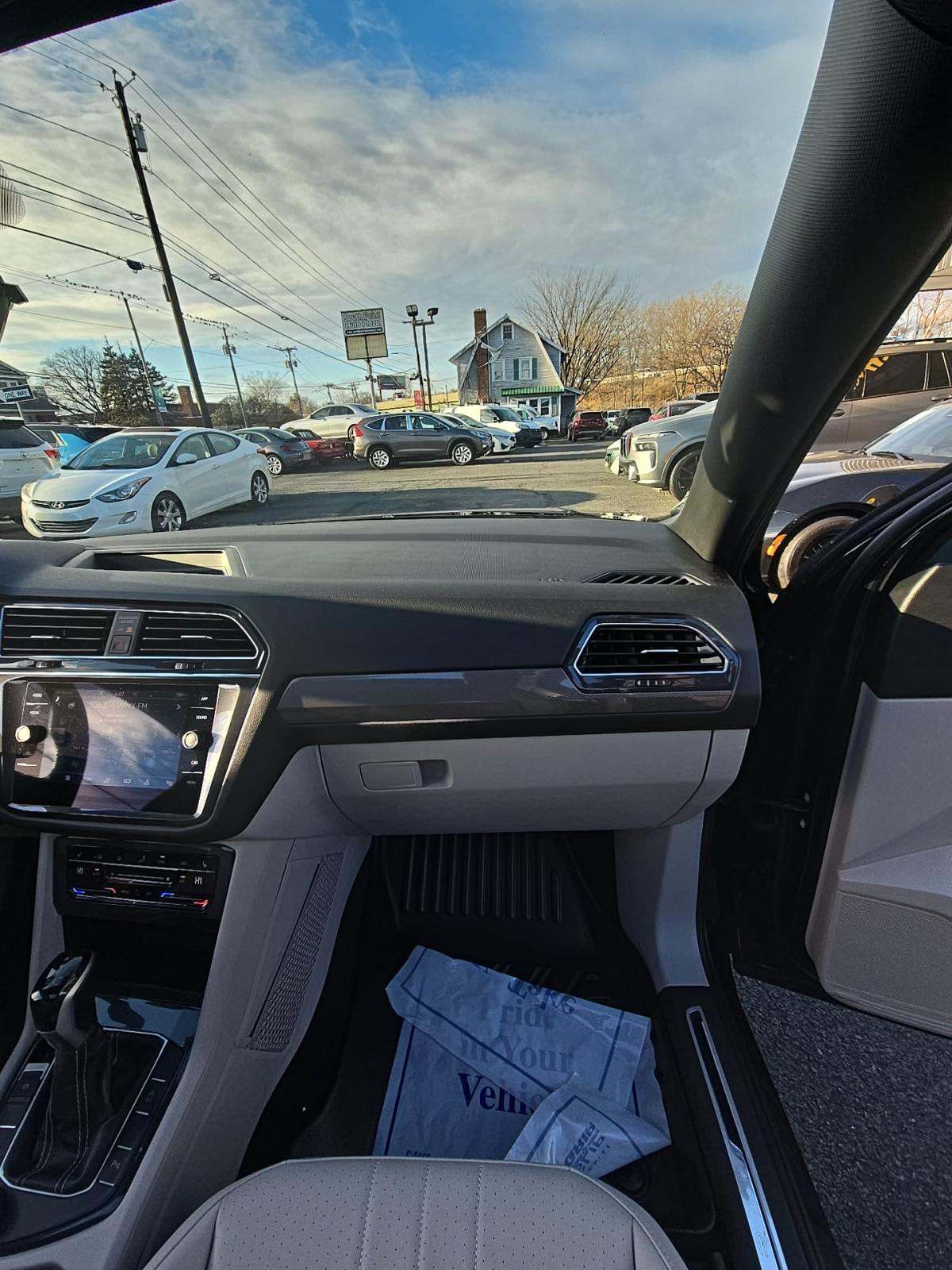 2023 Volkswagen Tiguan 2.0T SE R-Line Black AWD