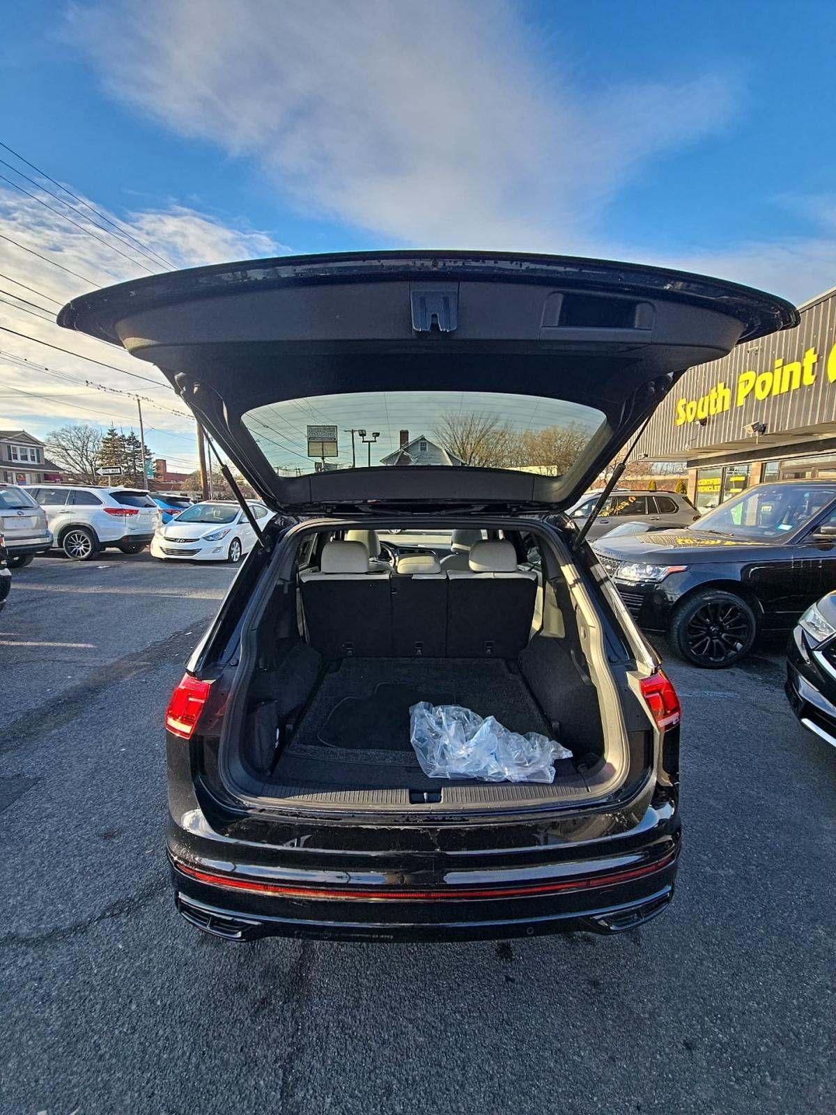 2023 Volkswagen Tiguan 2.0T SE R-Line Black AWD