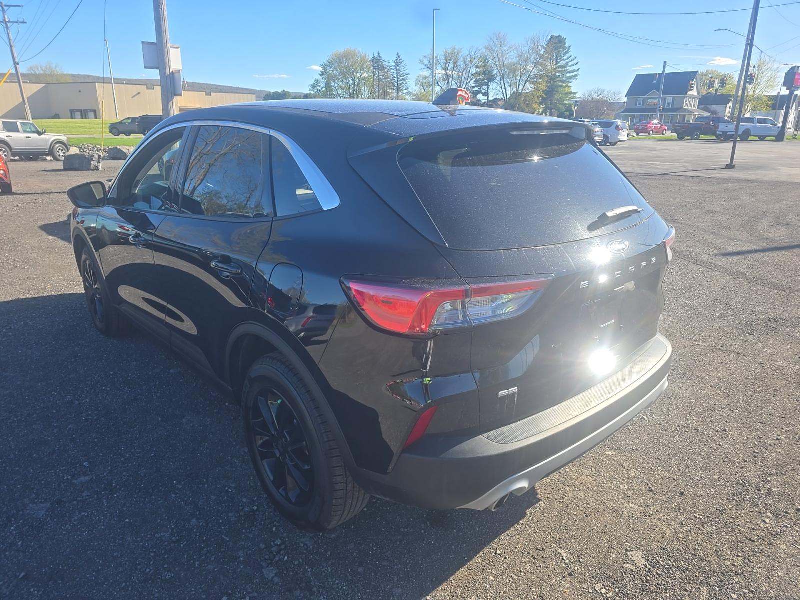 FORD ESCAPE - 2