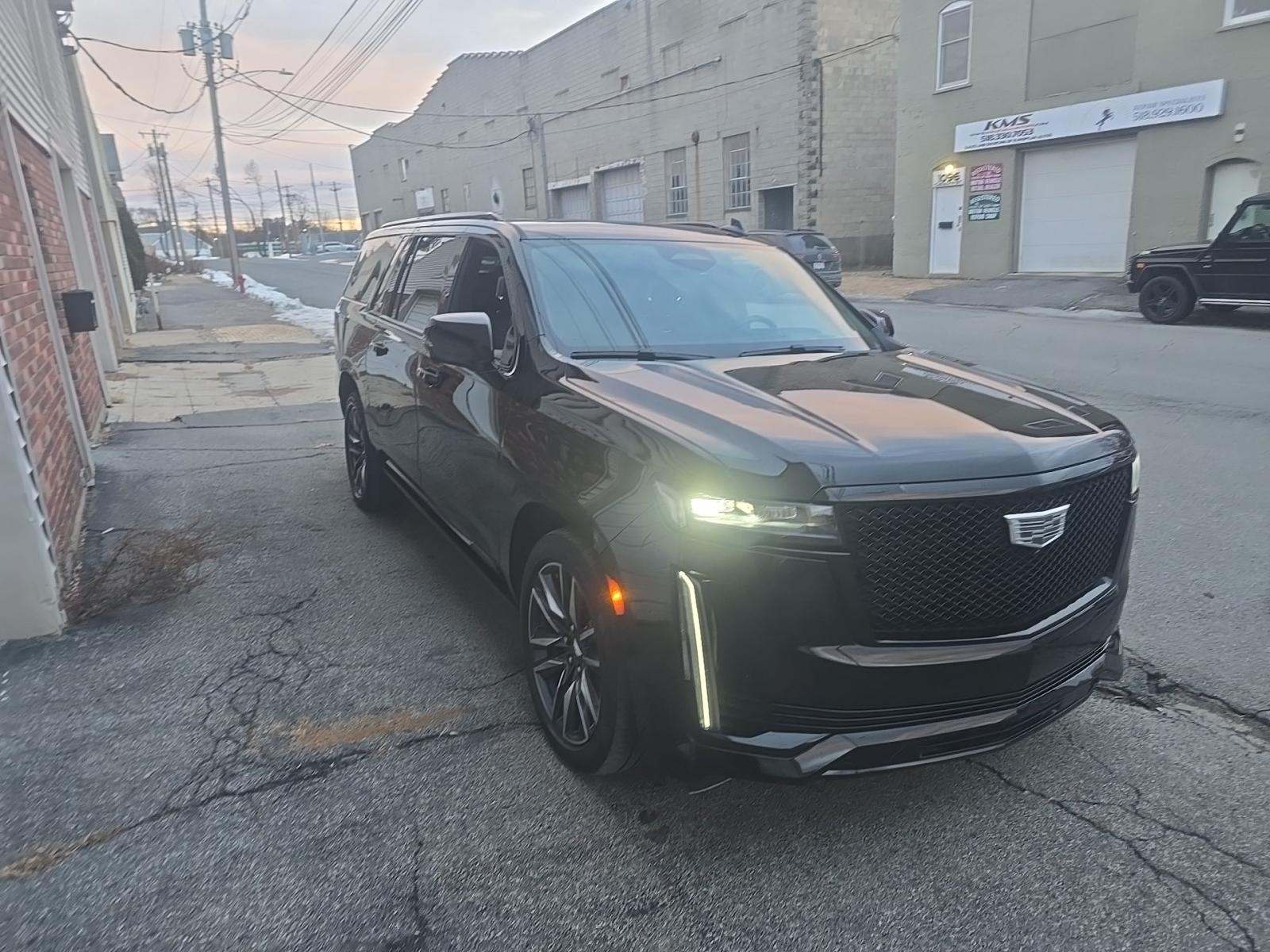 2022 Cadillac Escalade ESV Sport Platinum AWD