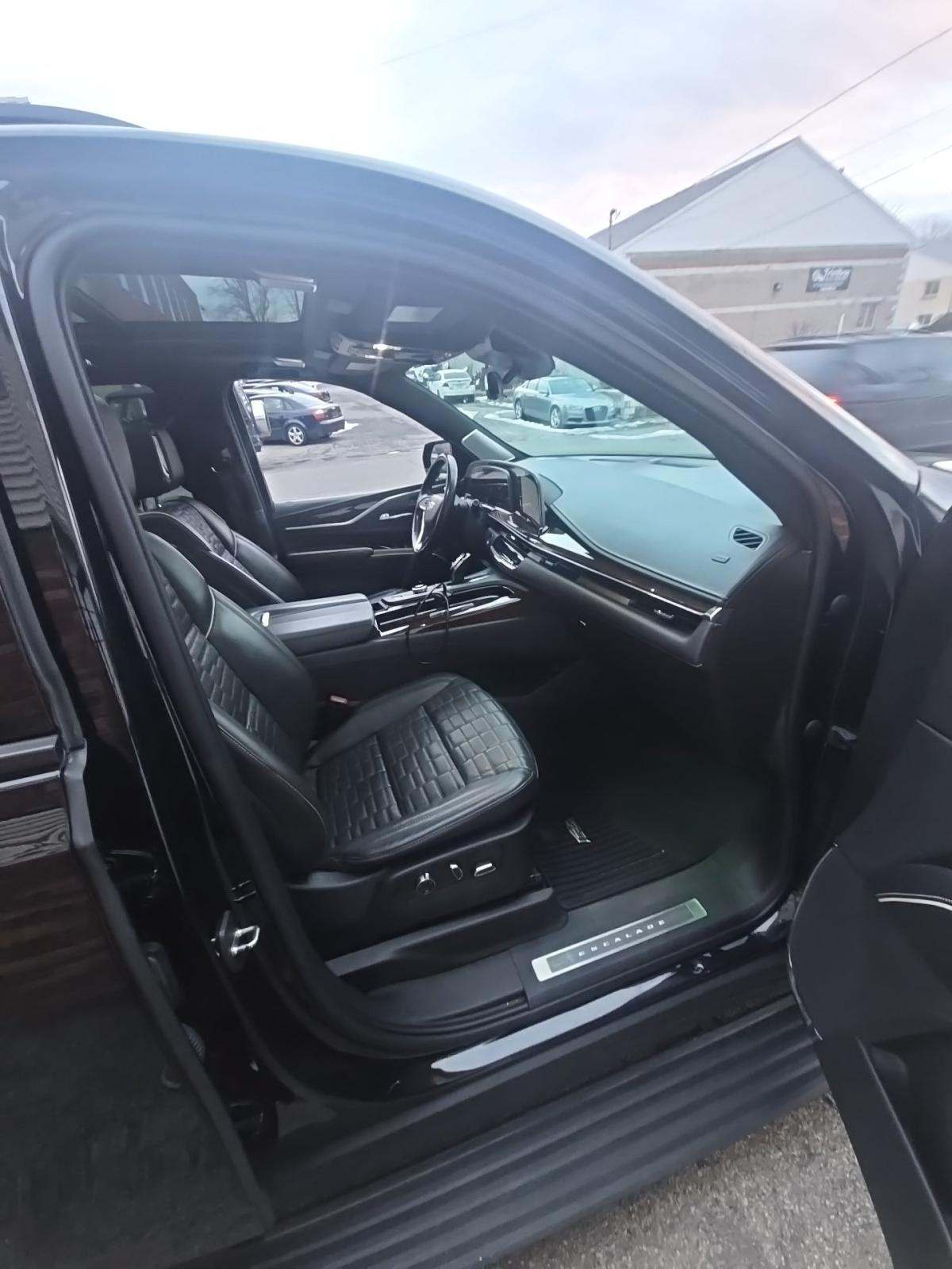 2022 Cadillac Escalade ESV Sport Platinum AWD