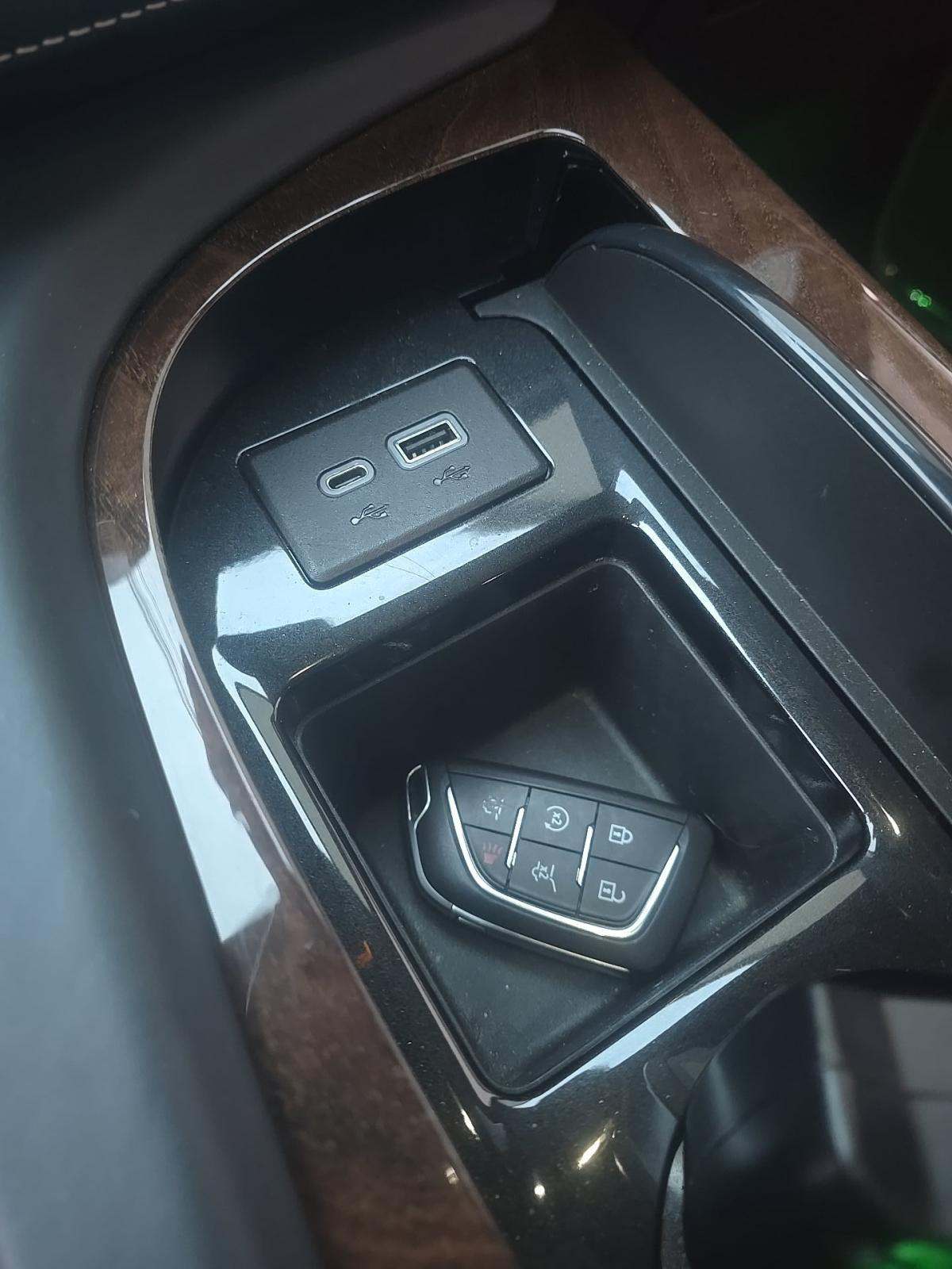 2022 Cadillac Escalade ESV Sport Platinum AWD