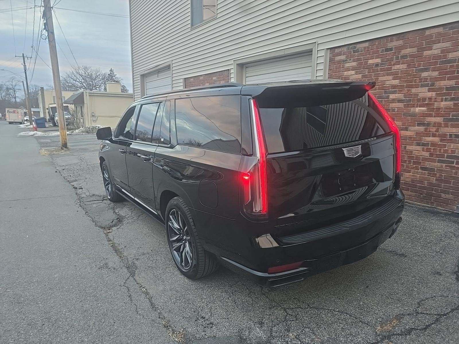 2022 Cadillac Escalade ESV Sport Platinum AWD