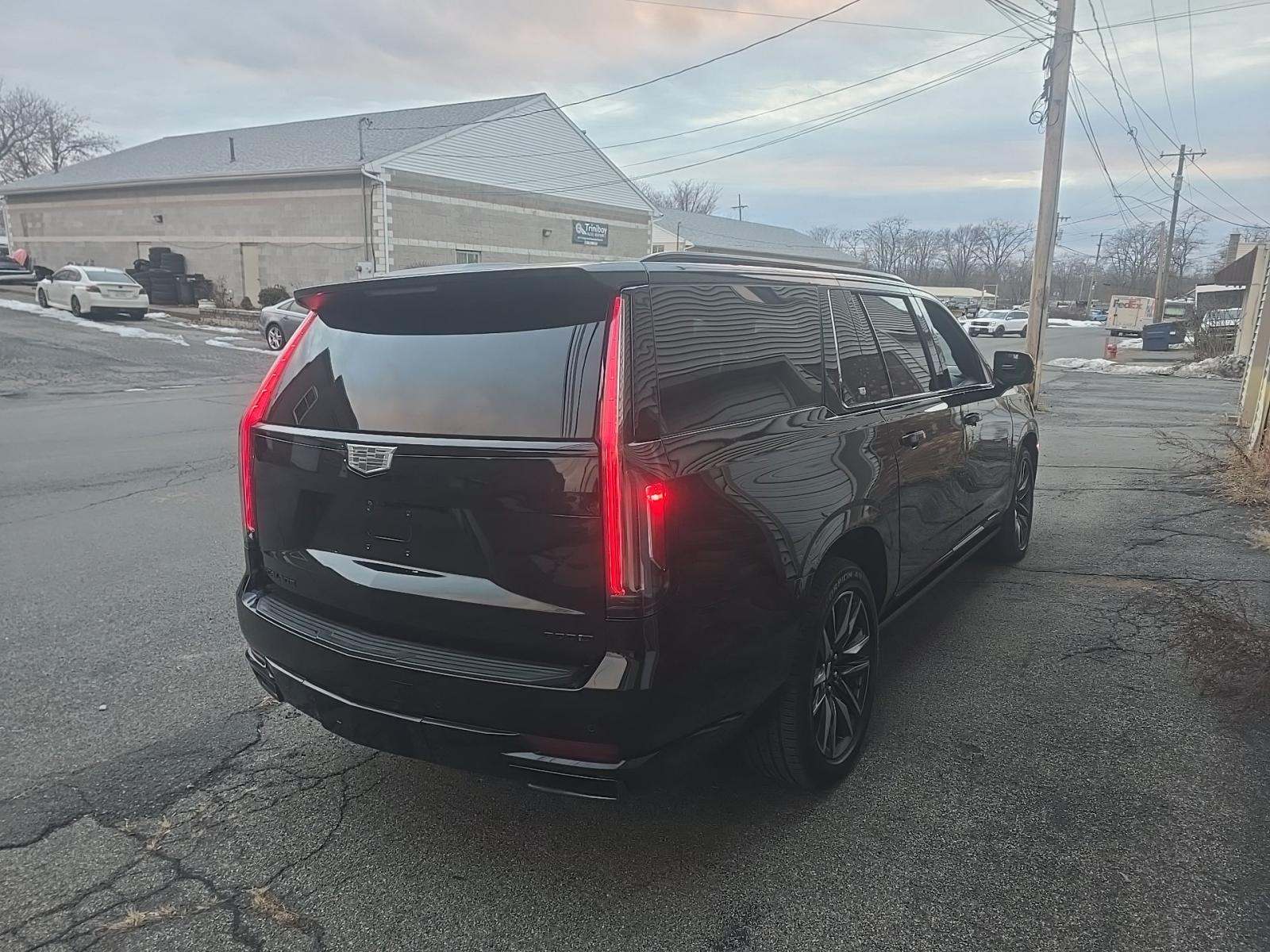 2022 Cadillac Escalade ESV Sport Platinum AWD