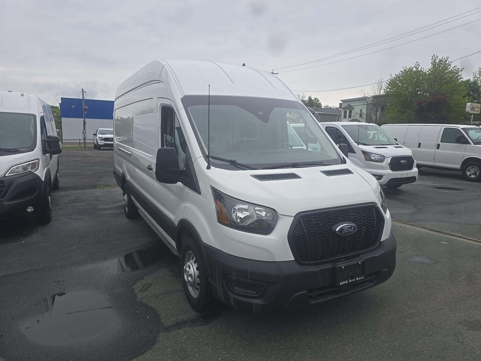 FORD TRANSIT 250 - 4