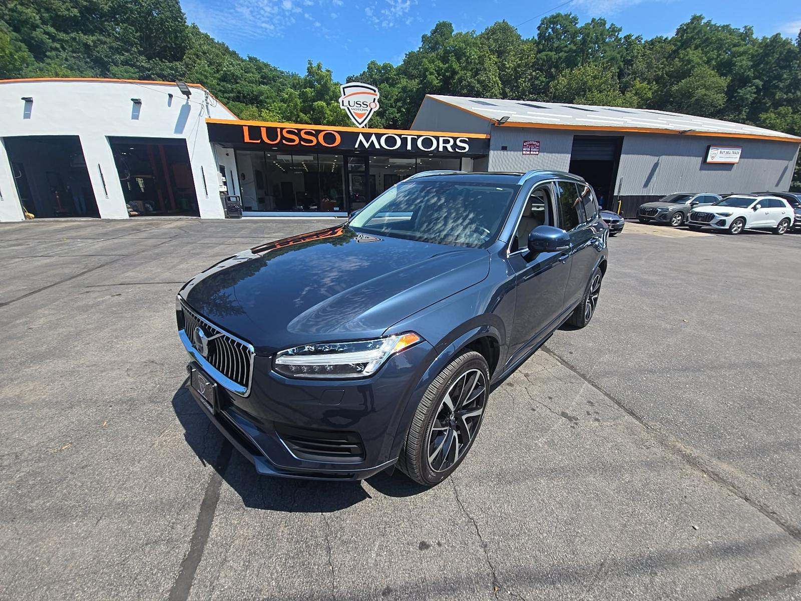 2022 Volvo XC90 T6 Momentum AWD