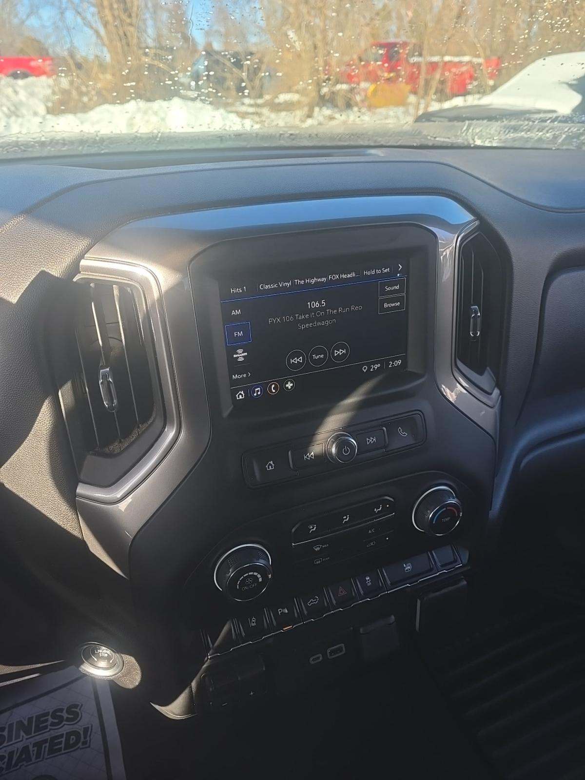 2024 Chevrolet Silverado 2500HD Custom AWD