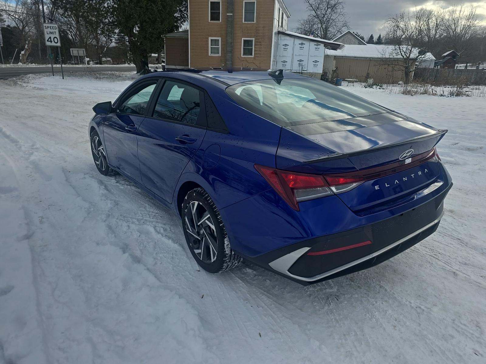 2025 Hyundai Elantra SEL Sport FWD