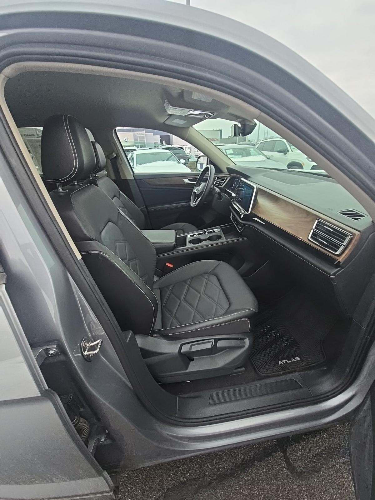 2024 Volkswagen Atlas 2.0T SE AWD