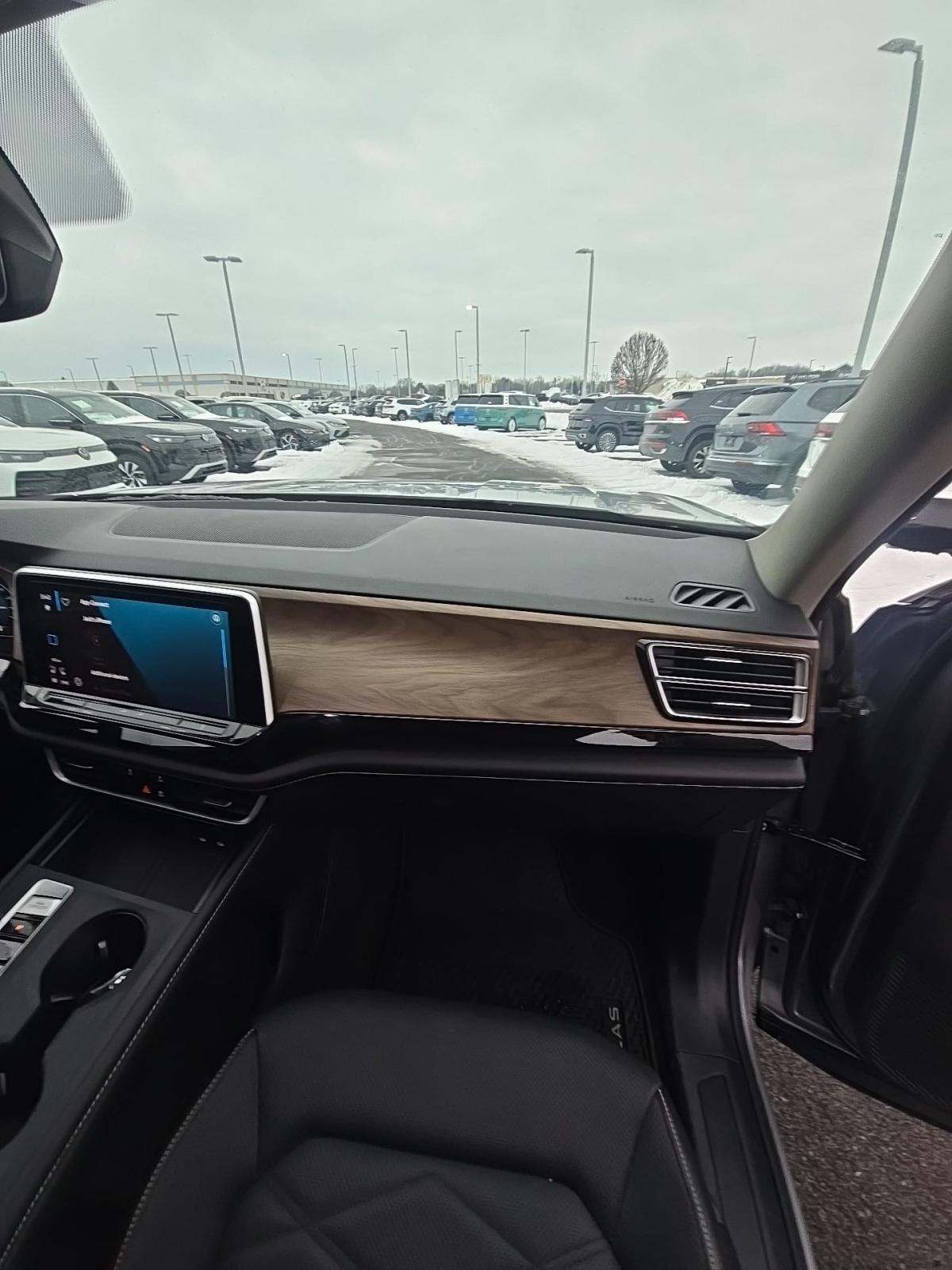 2024 Volkswagen Atlas 2.0T SE AWD