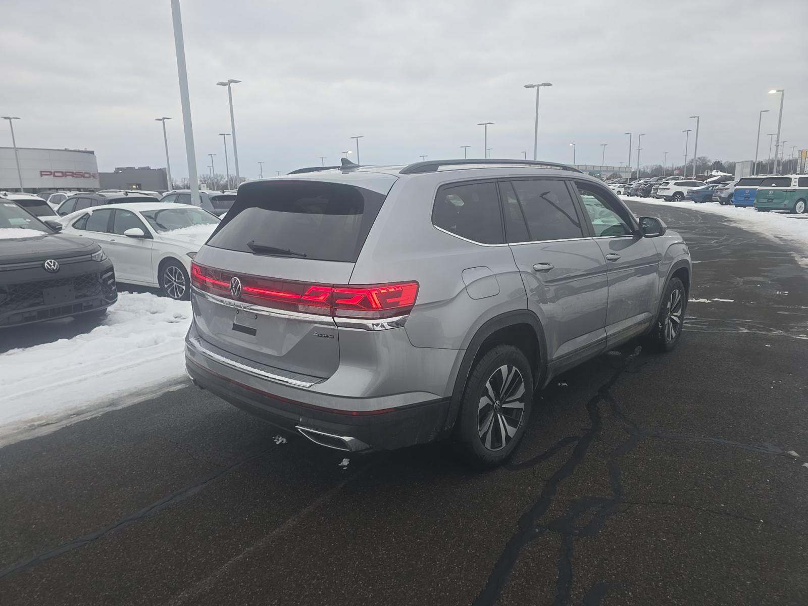 2024 Volkswagen Atlas 2.0T SE AWD