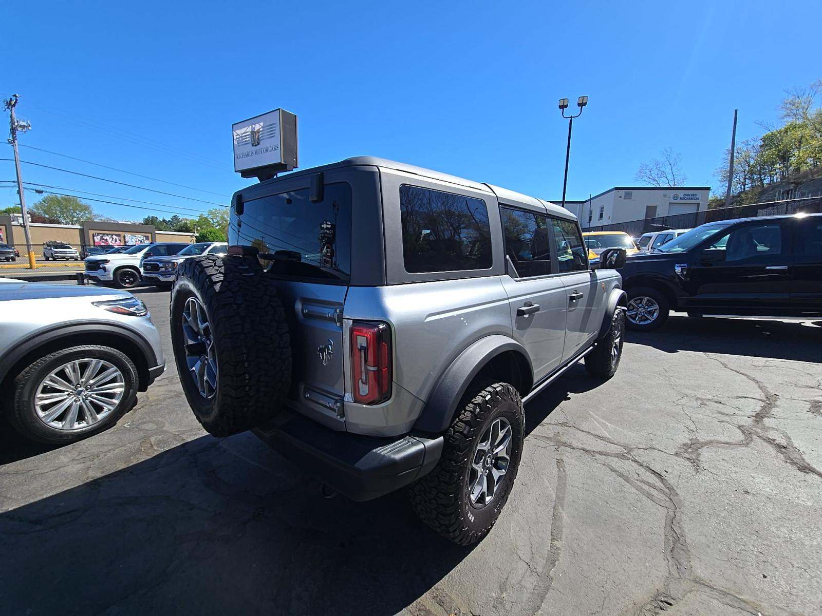 FORD BRONCO - 3
