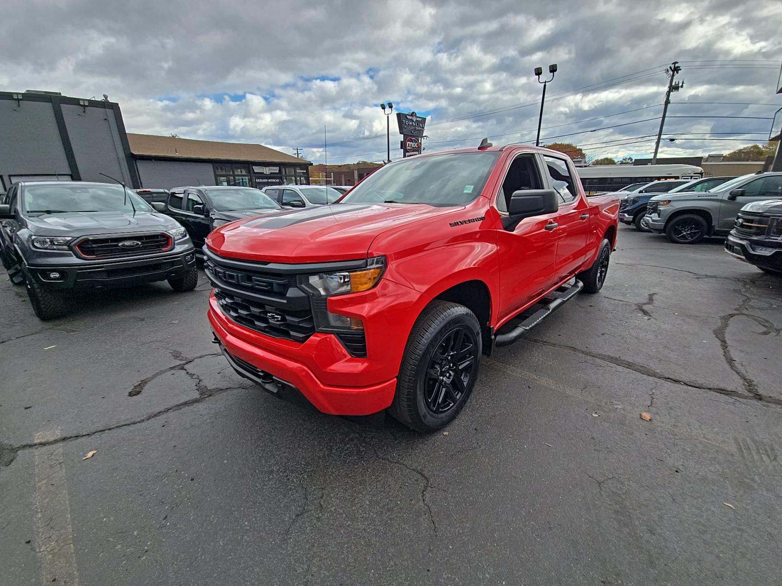 2023 Chevrolet Silverado 1500 Custom AWD
