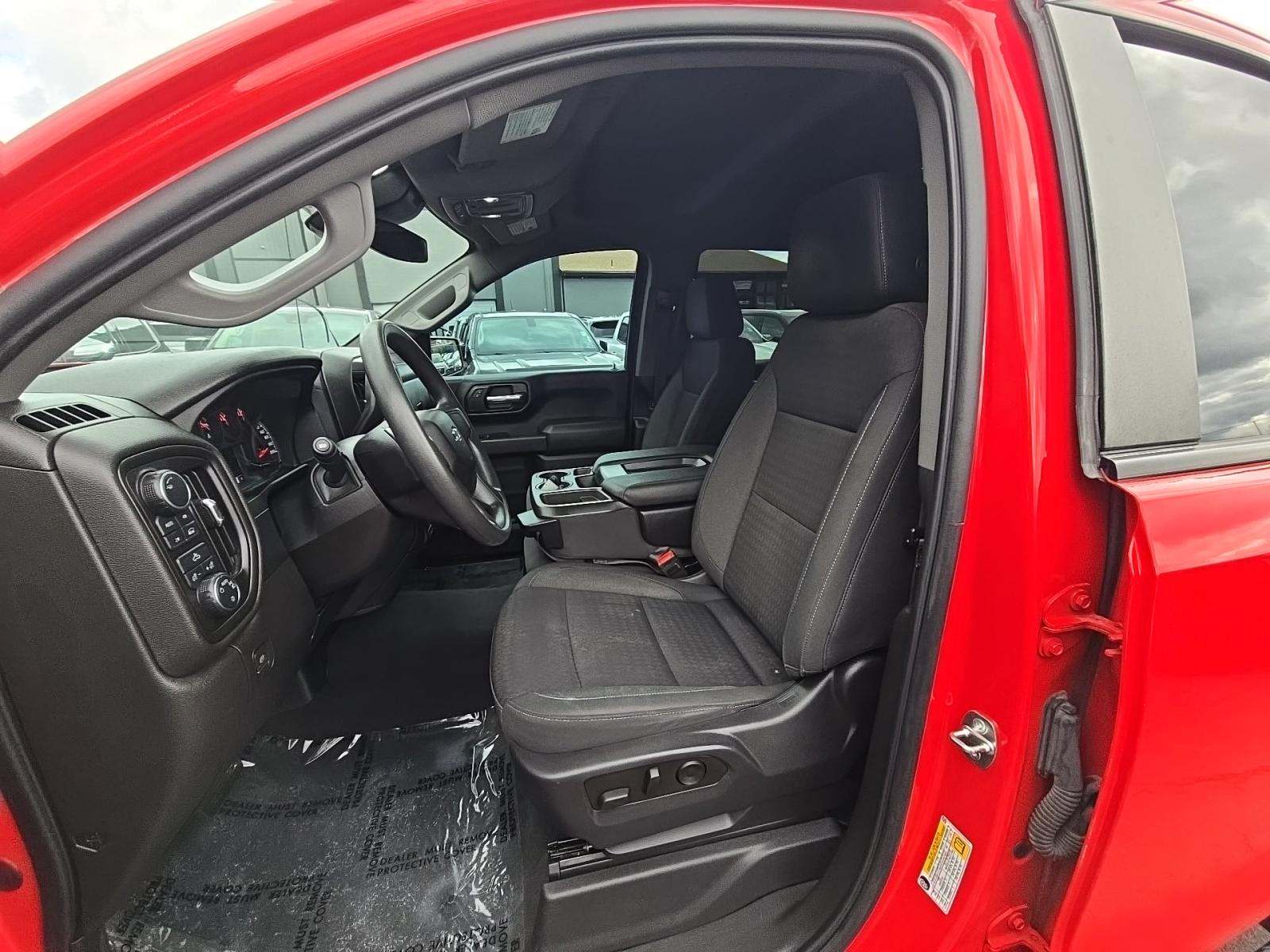 2023 Chevrolet Silverado 1500 Custom AWD