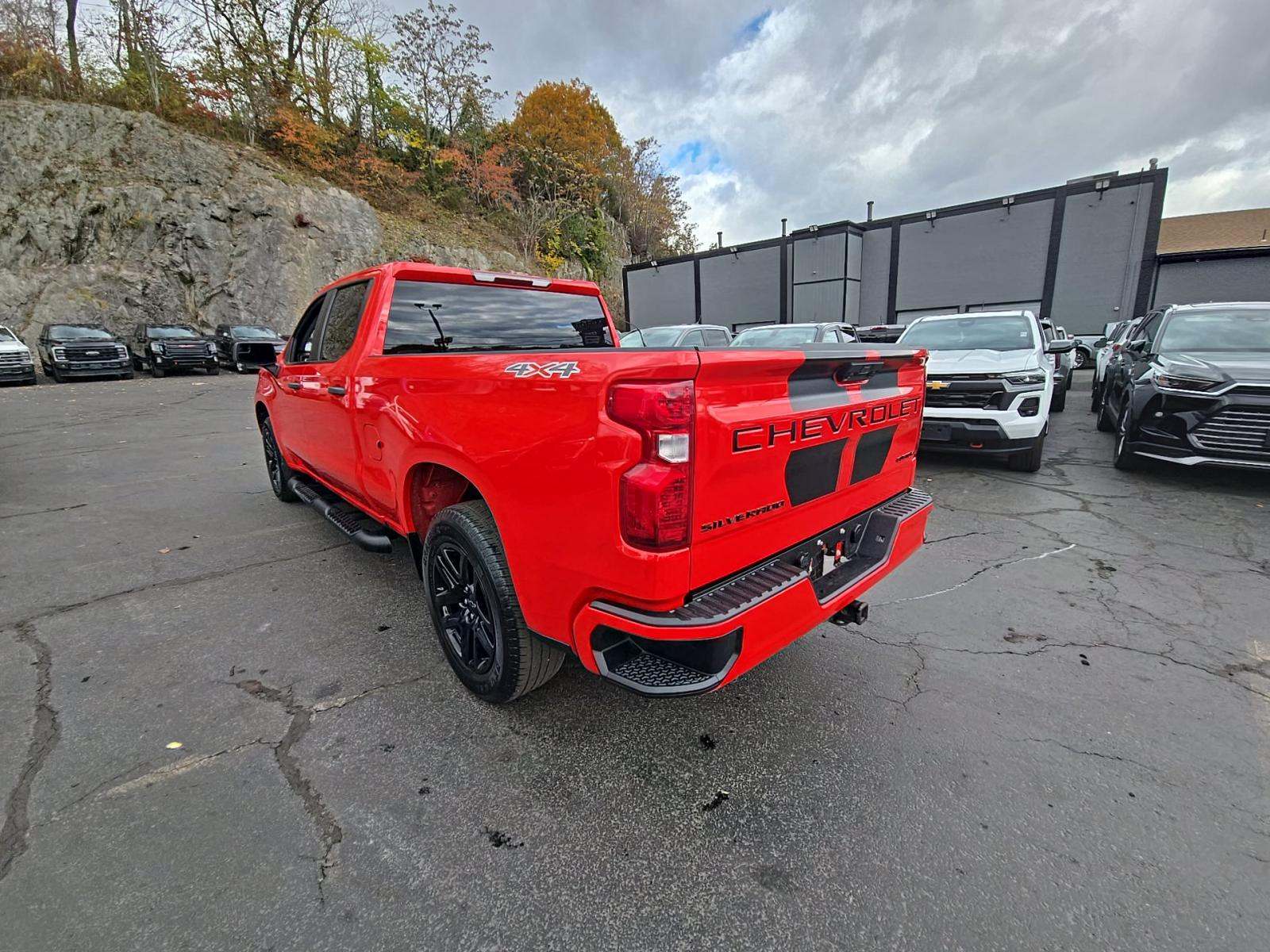2023 Chevrolet Silverado 1500 Custom AWD