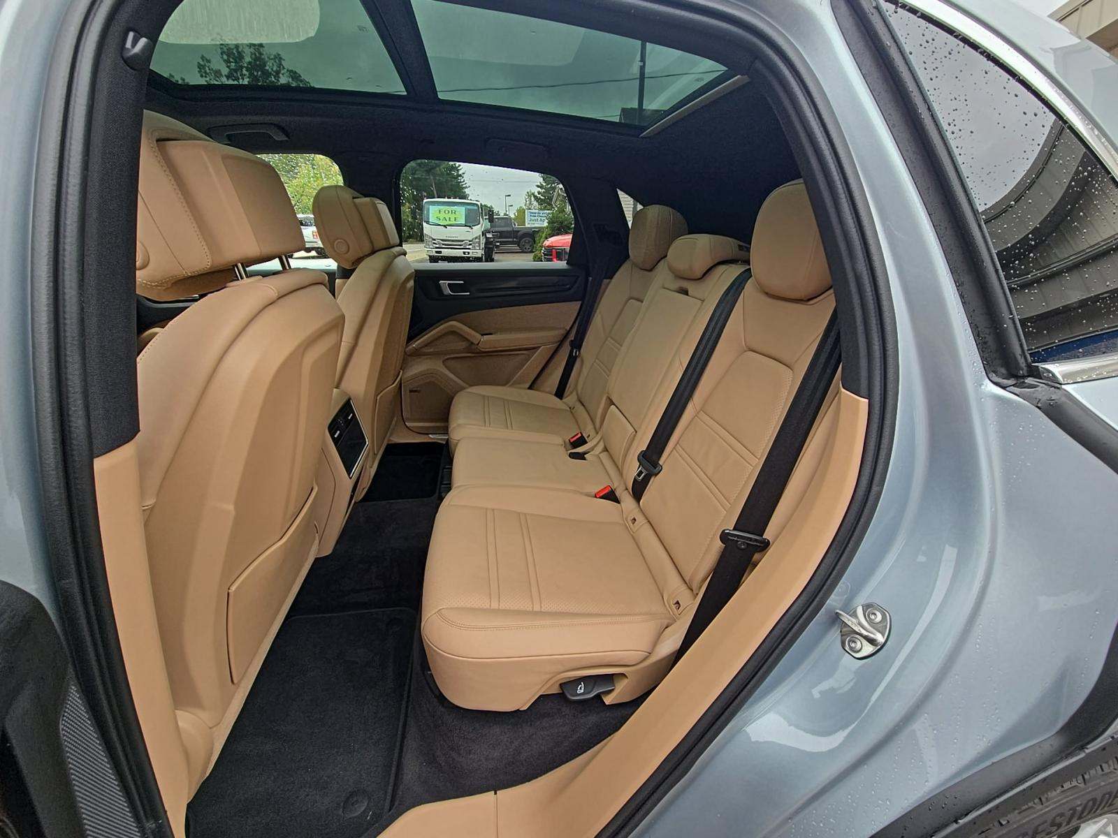 2023 Porsche Cayenne E-Hybrid AWD