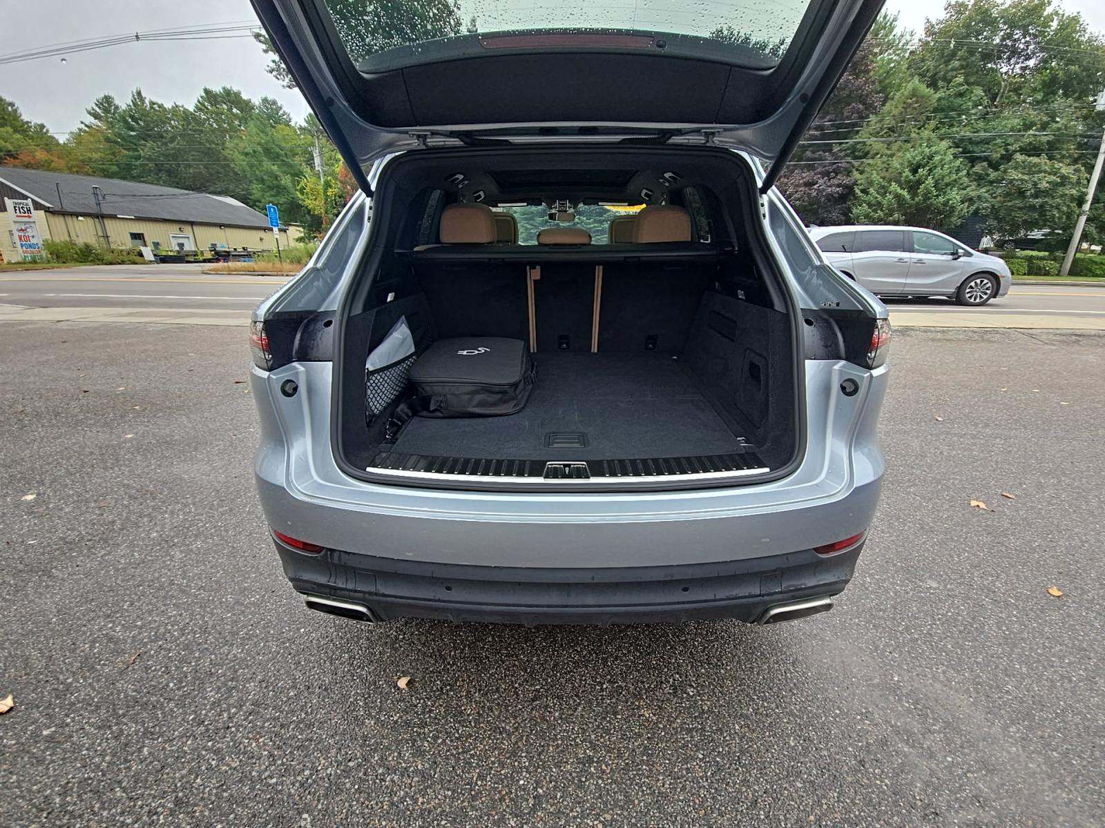 2023 Porsche Cayenne E-Hybrid AWD