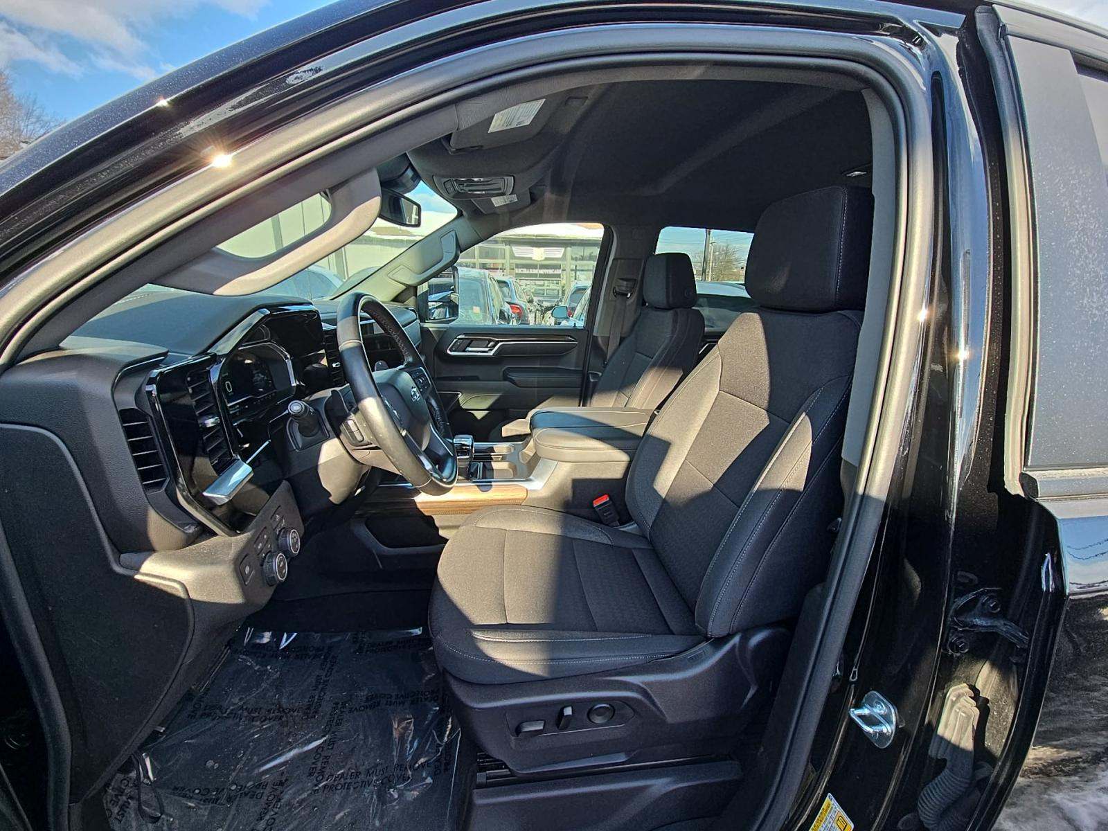 2024 Chevrolet Silverado 1500 RST AWD