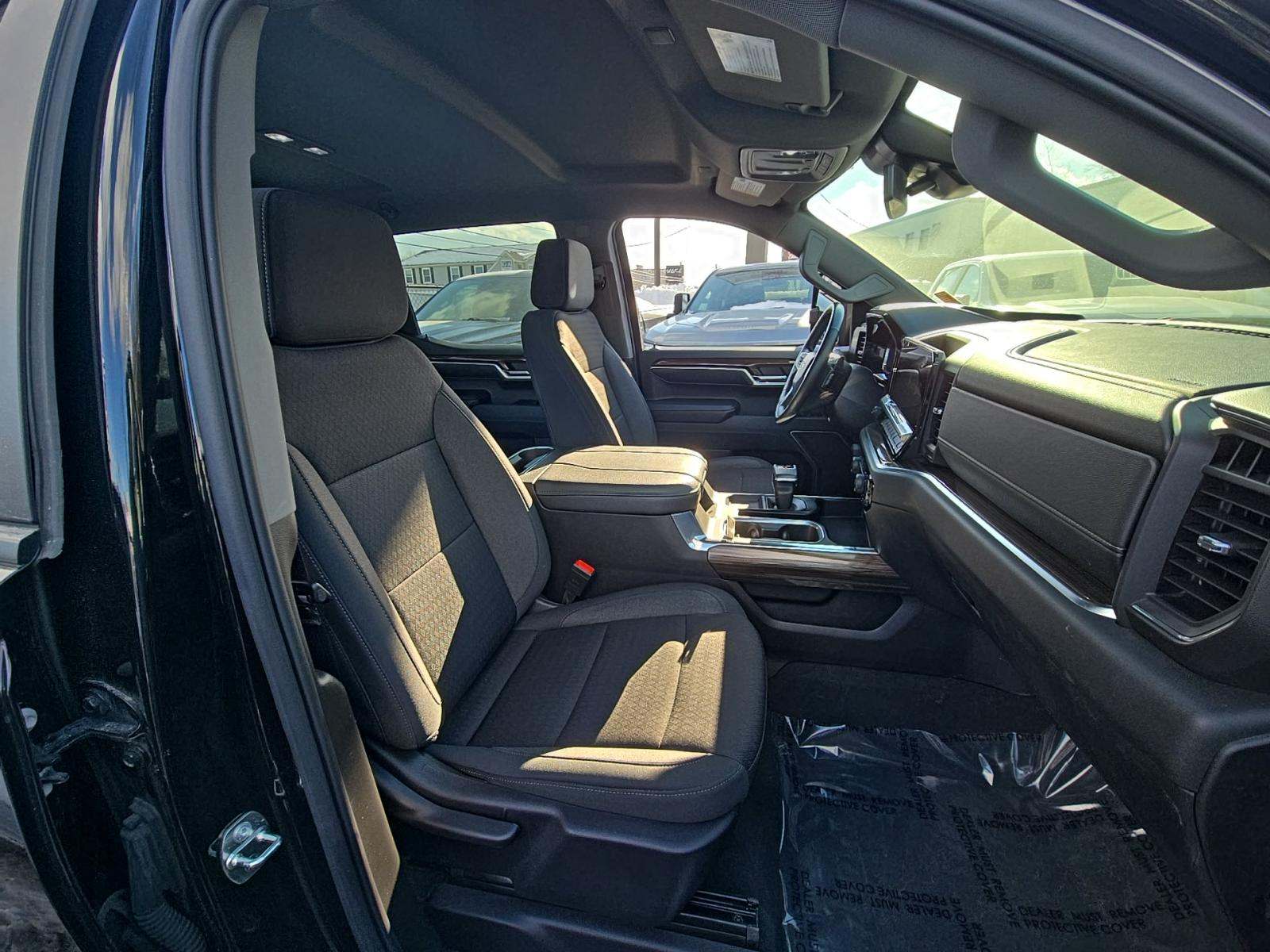 2024 Chevrolet Silverado 1500 RST AWD