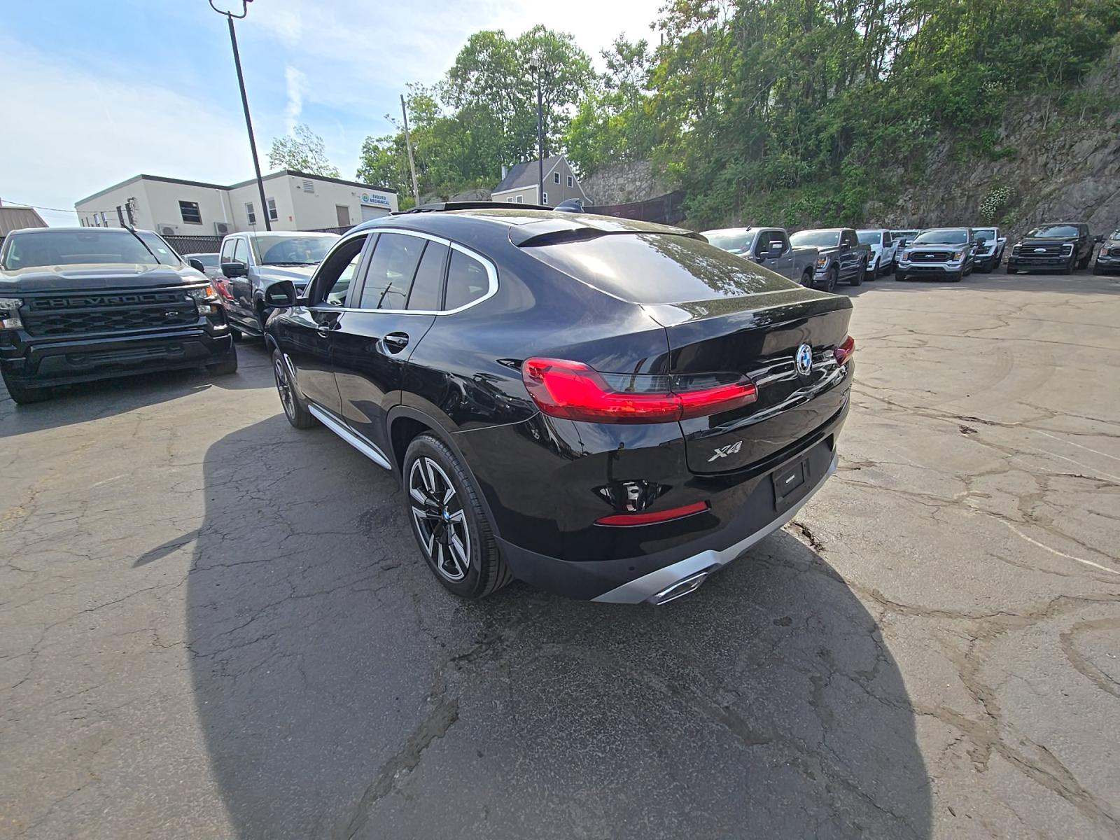 2023 BMW X4 xDrive30i AWD