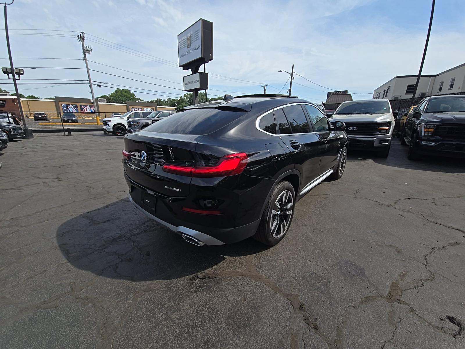 2023 BMW X4 xDrive30i AWD