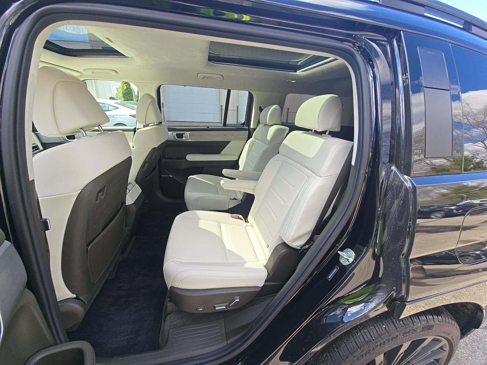 HYUNDAI CALLIGRAPHY - 9