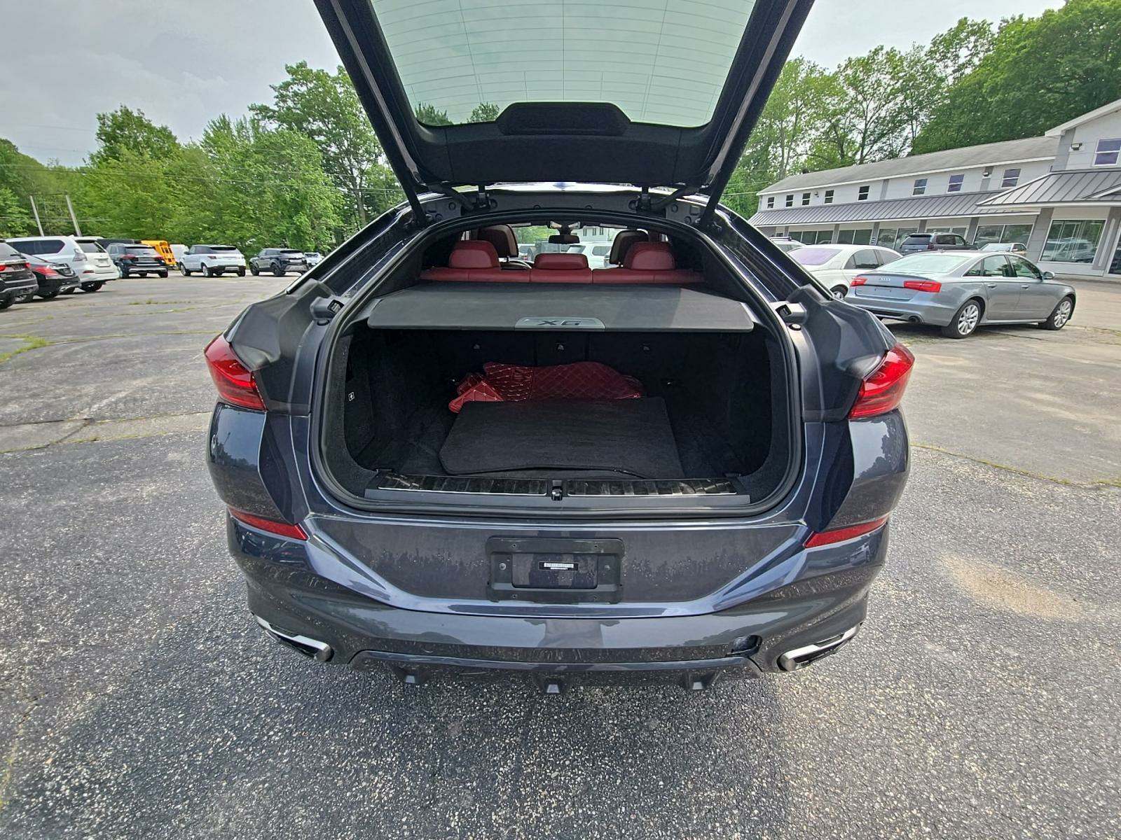 2021 BMW X6 M50i AWD