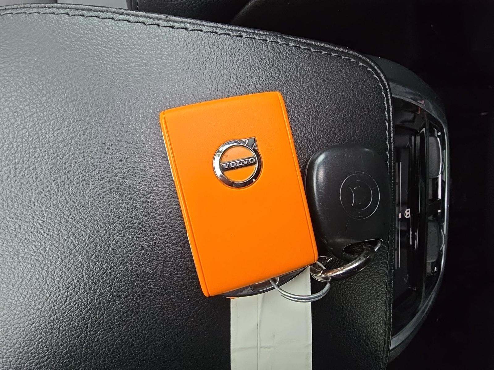 2023 Volvo XC90 B5 Core AWD