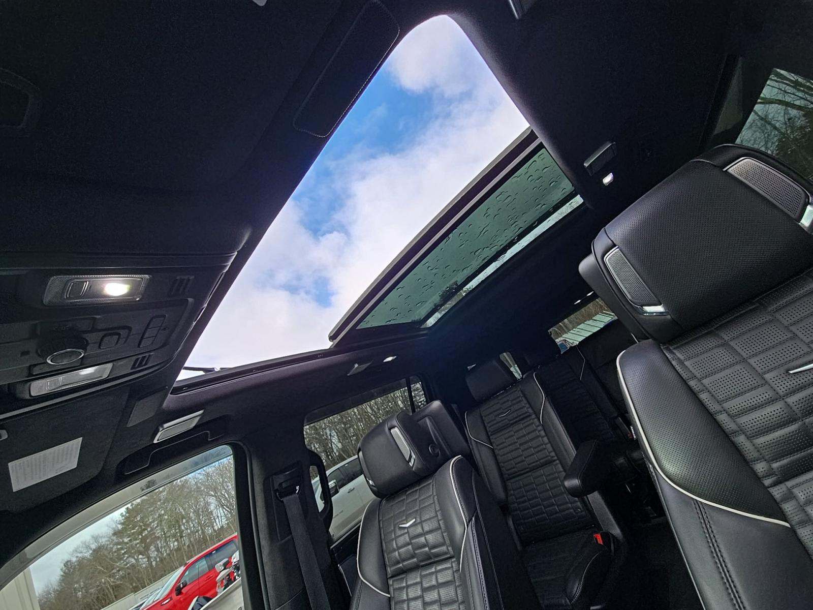 2023 Cadillac Escalade ESV Sport Platinum AWD