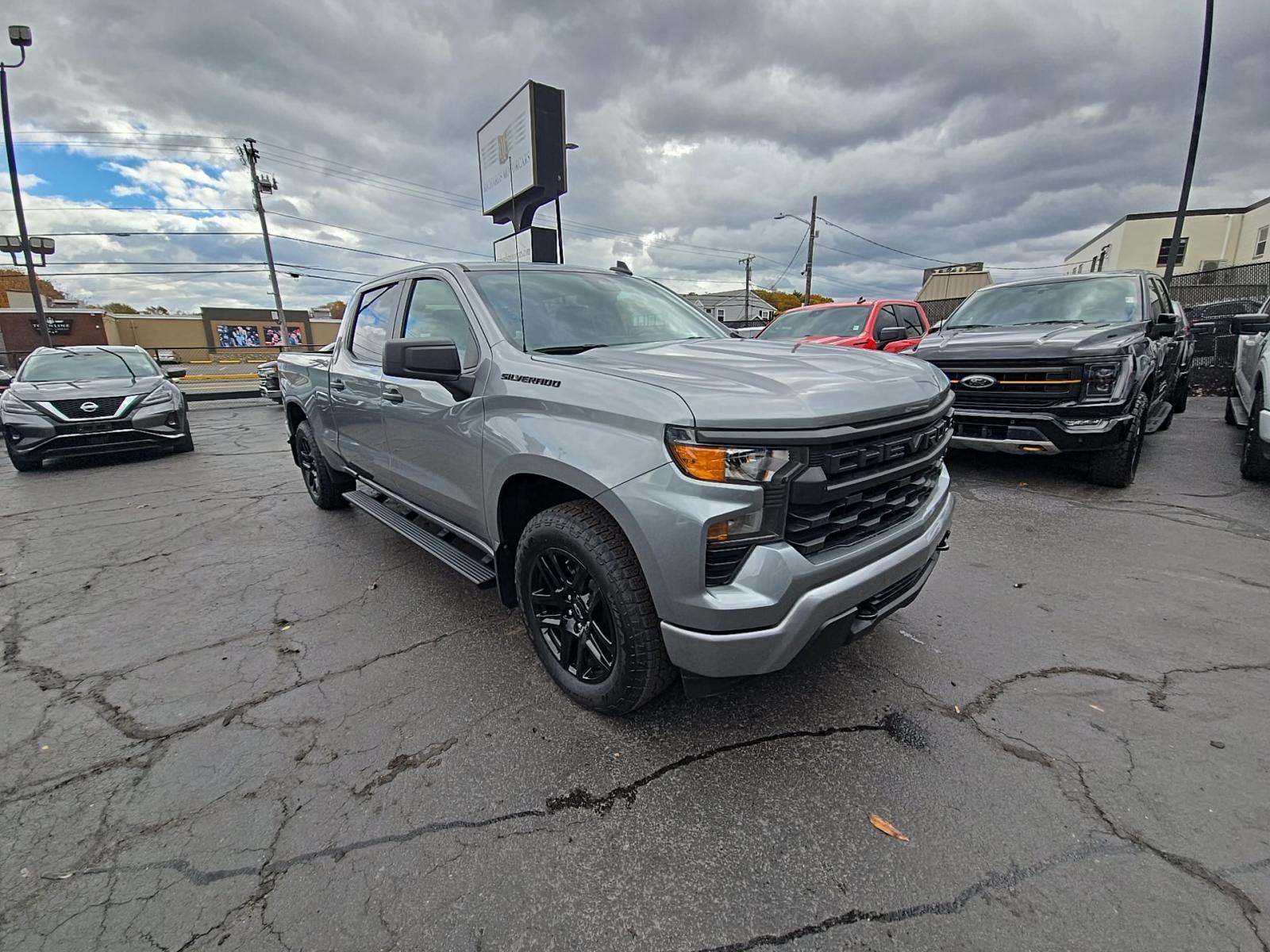 2023 Chevrolet Silverado 1500 Custom AWD