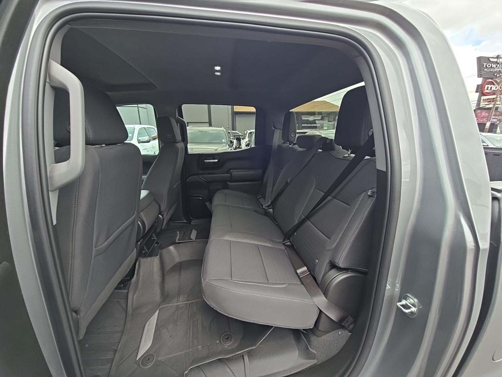 2023 Chevrolet Silverado 1500 Custom AWD