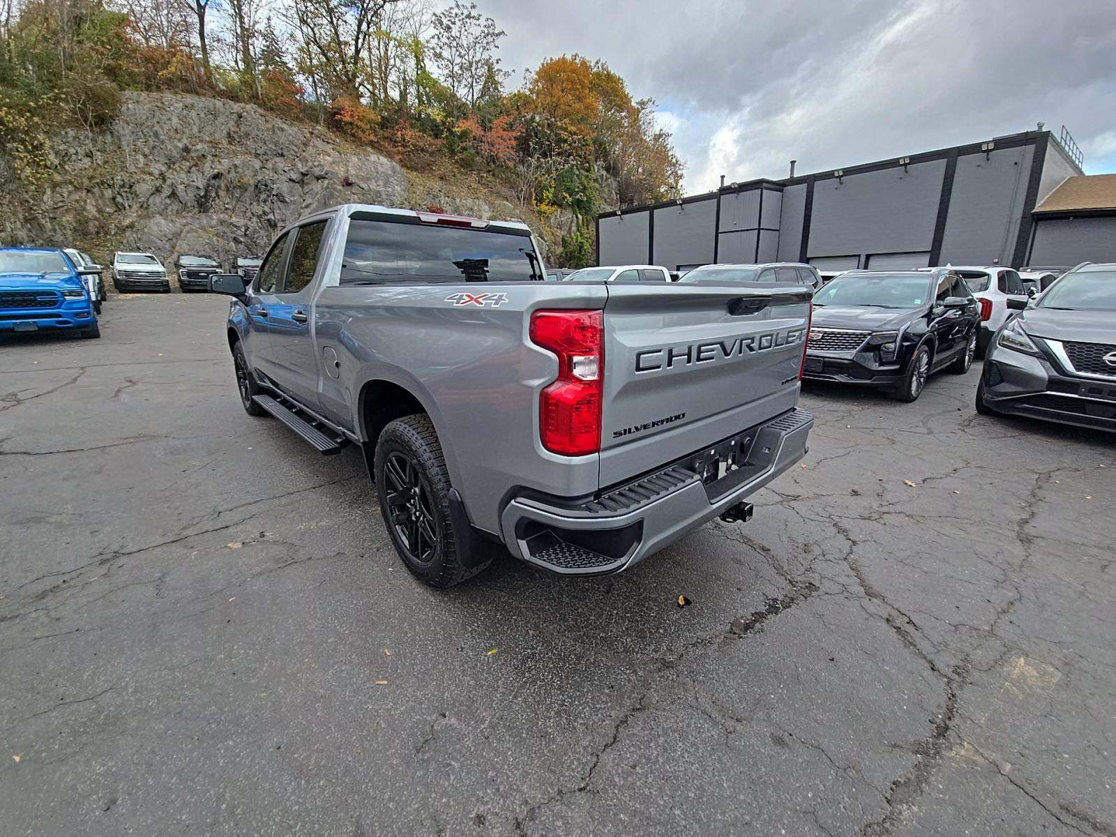 2023 Chevrolet Silverado 1500 Custom AWD