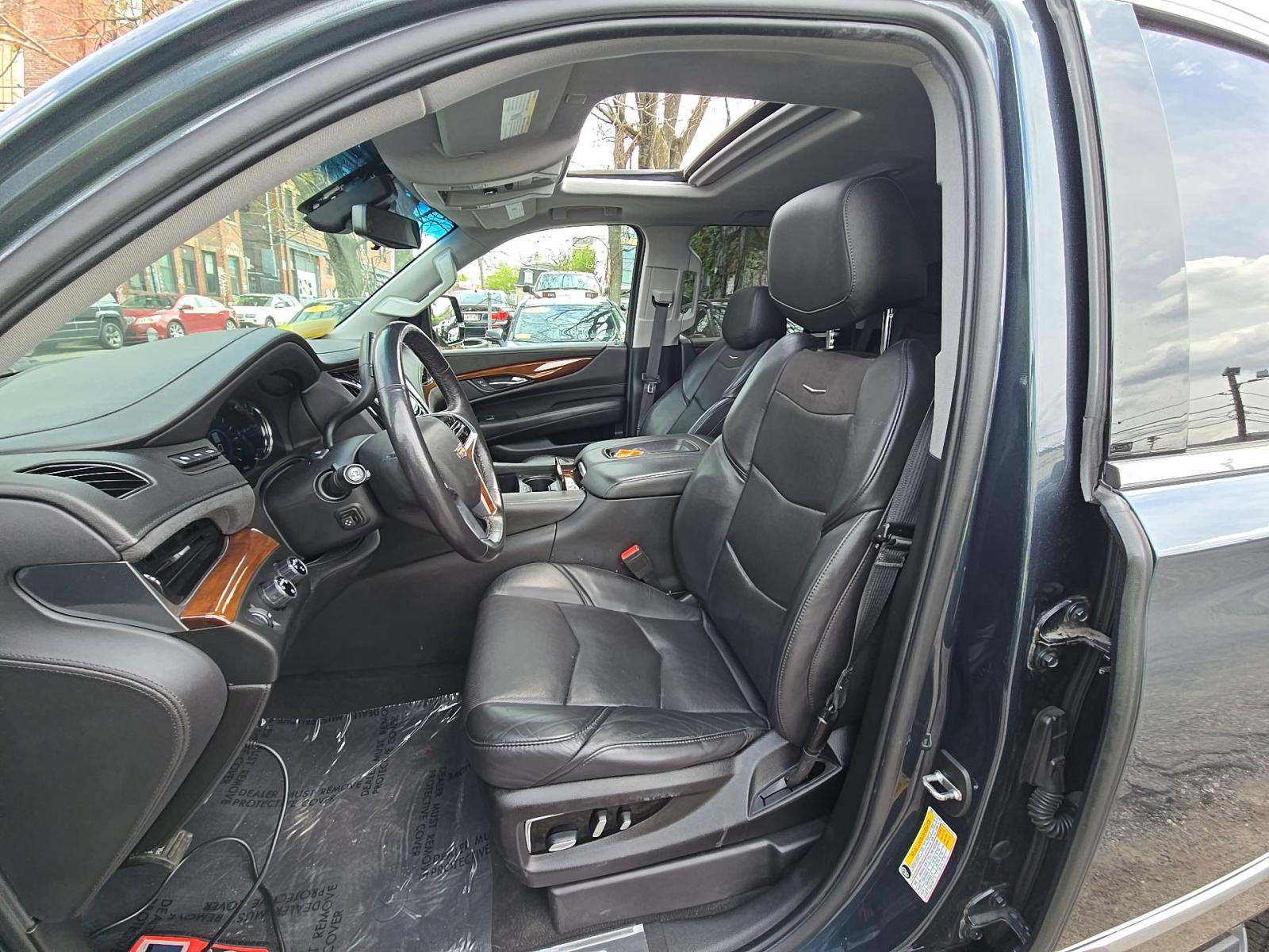 2019 Cadillac Escalade Luxury AWD