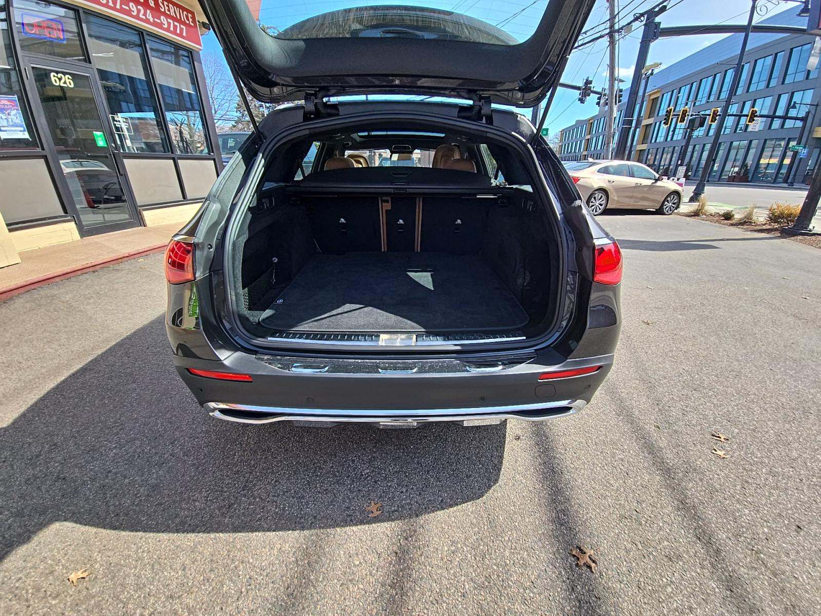 MERCEDES-BENZ E-CLASS - 10