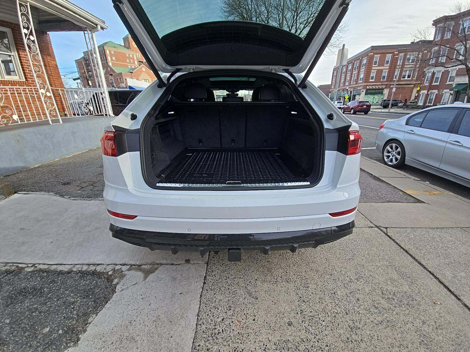 2025 Audi Q8 Prestige AWD