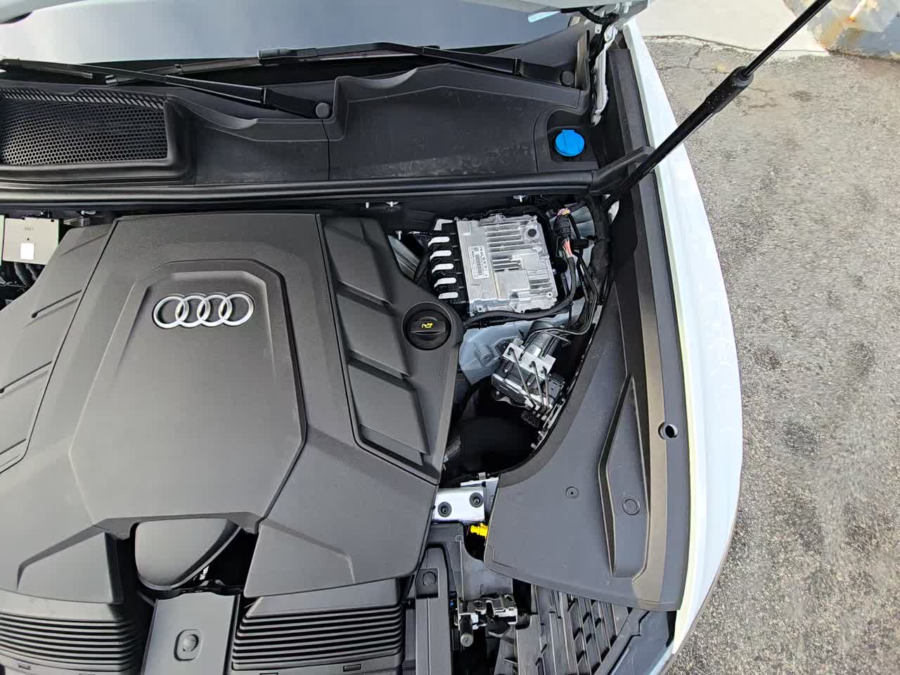 2025 Audi Q8 Prestige AWD