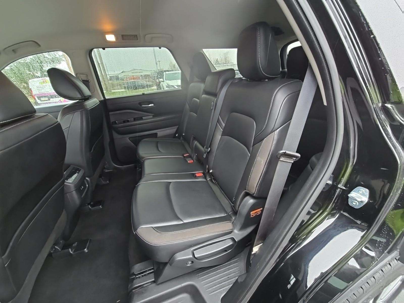 2024 Nissan Pathfinder SL AWD