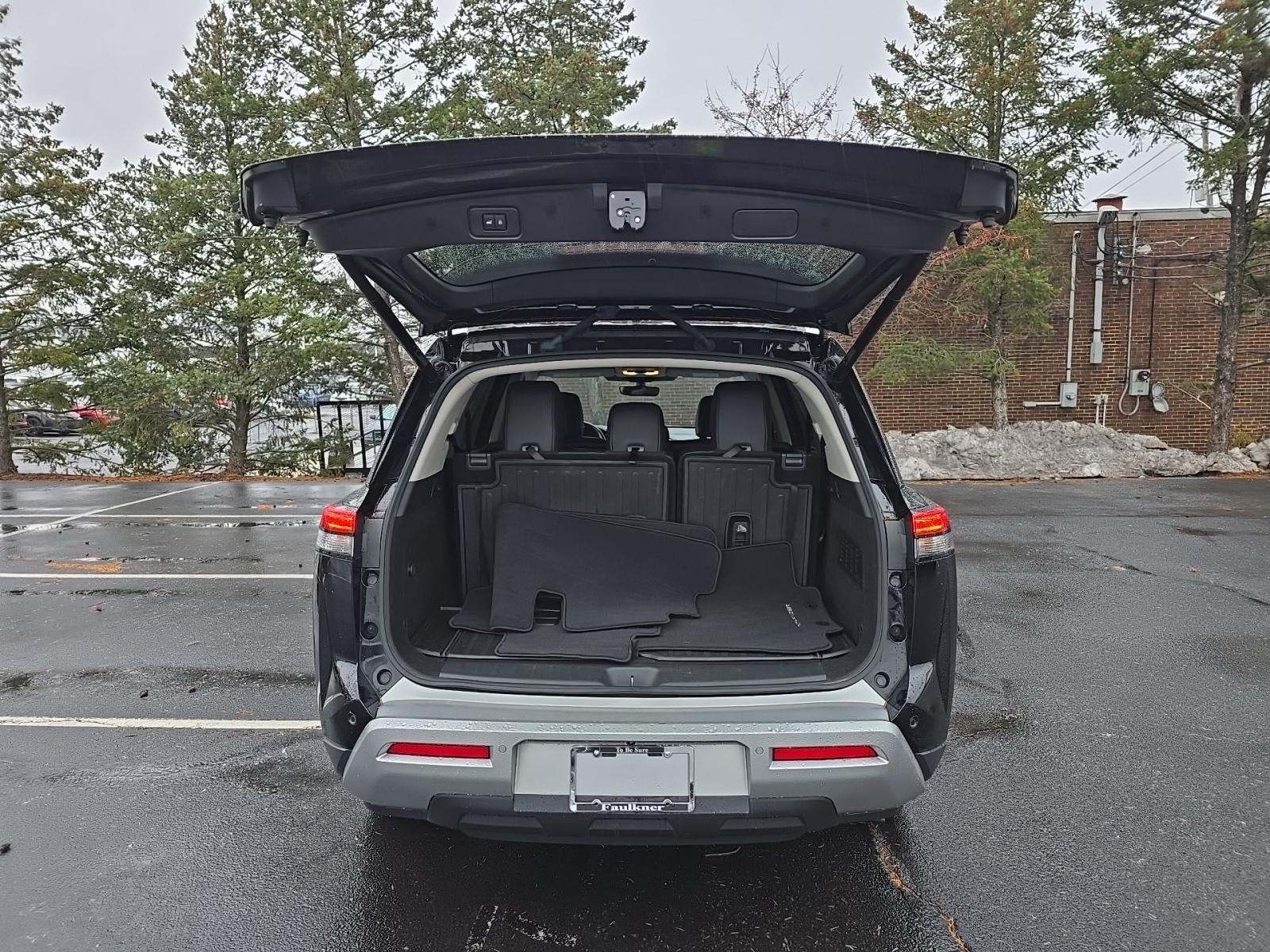 2024 Nissan Pathfinder SL AWD