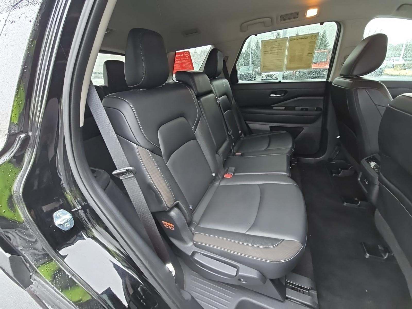 2024 Nissan Pathfinder SL AWD